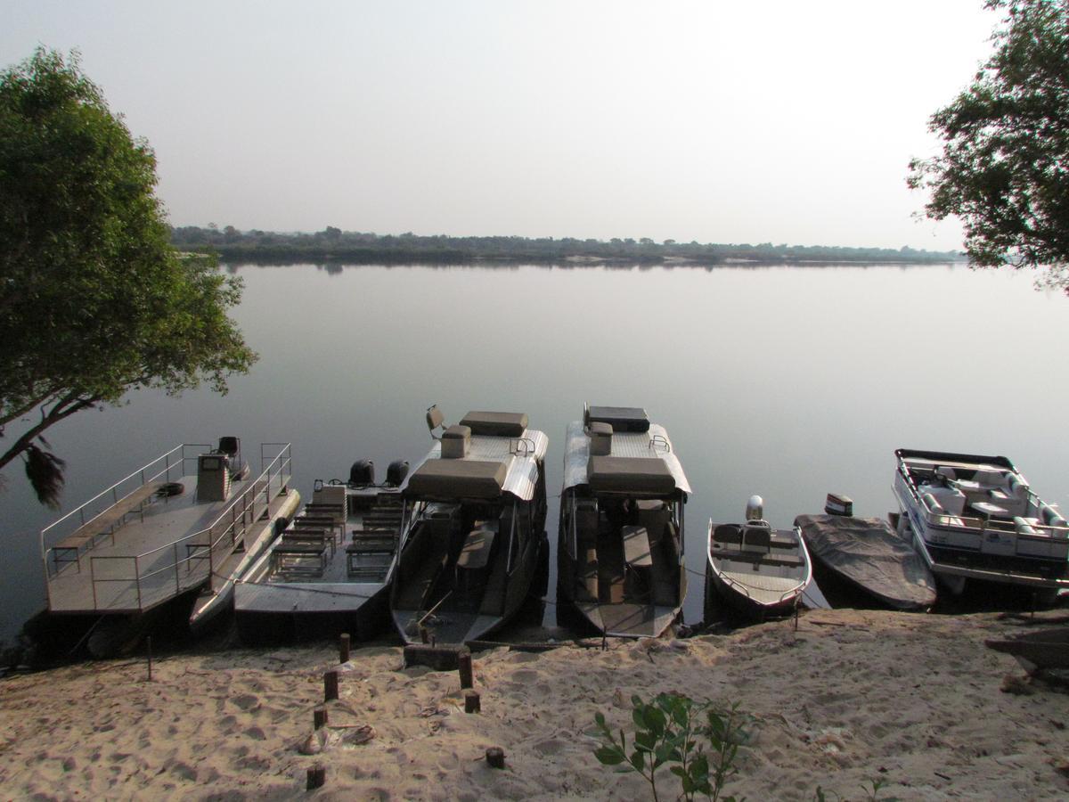 Caprivi Houseboat Safari Lodge Katima Mulilo Extérieur photo